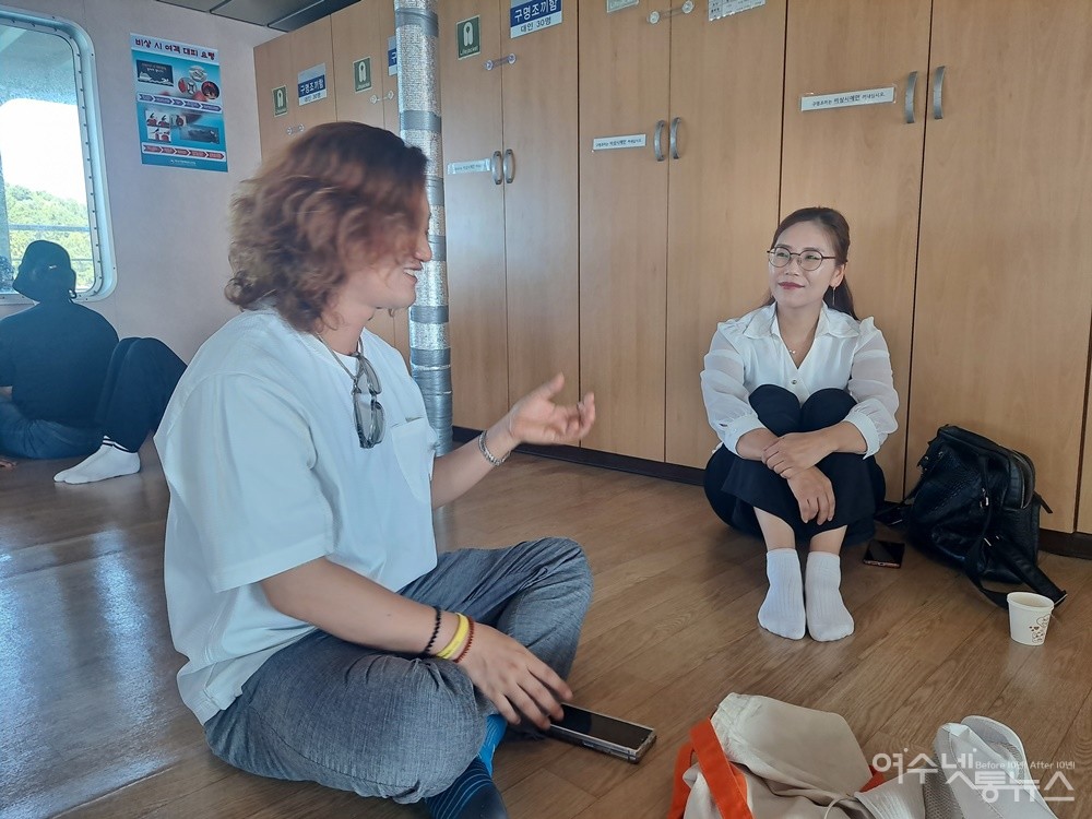 ▲ 추모곡 ’이야포‘작사·작곡가, 서혁신 가수와 강경아 시인이다. ⓒ조찬현