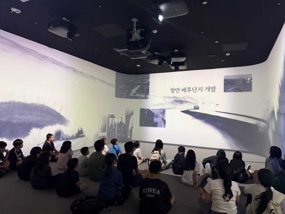 ▲‘여수광양항만공사 탐방 및 여수 산단 알기’ 견학 프로그램 ⓒ여수시가족+센터