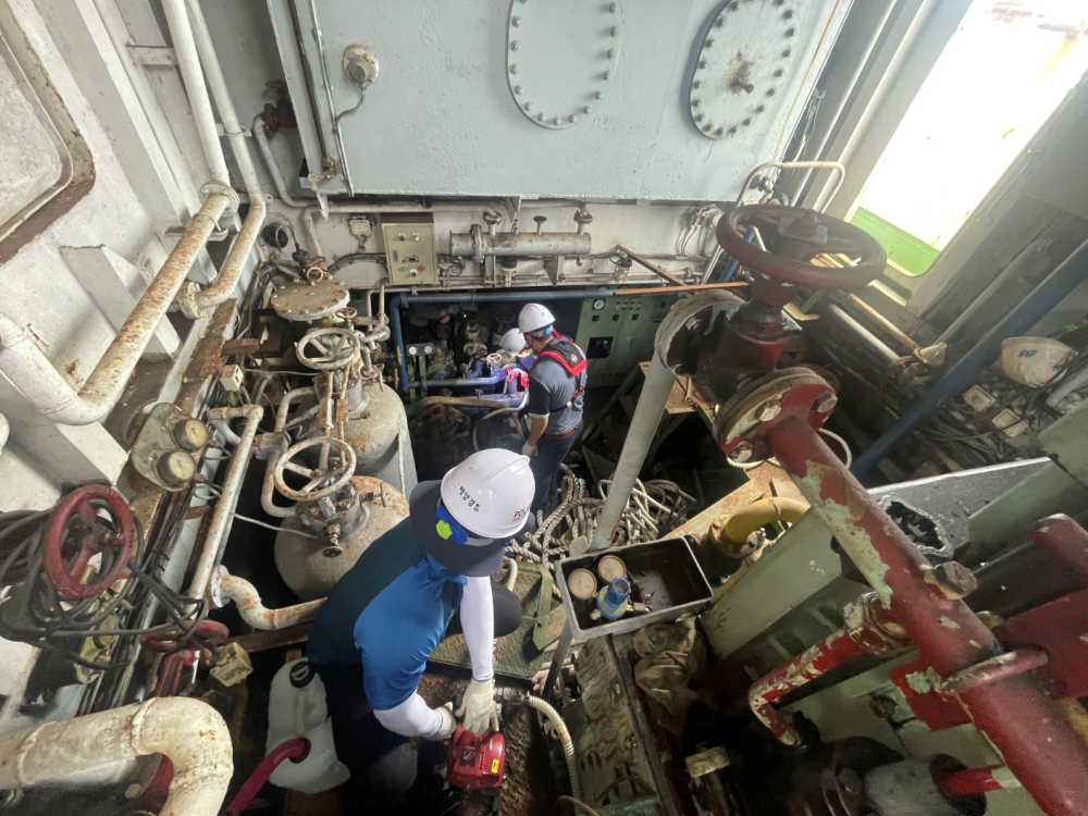 ▲태풍 대비 긴급구난 유류이적 합동모습 ⓒ여수해양경찰서