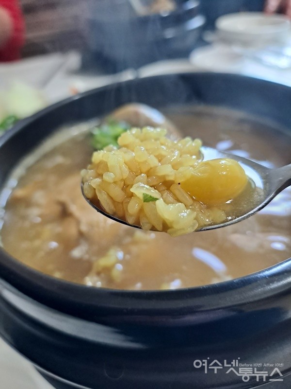 ▲ 여수 돌산 모장참옻닭의 참옻닭이다. ⓒ조찬현