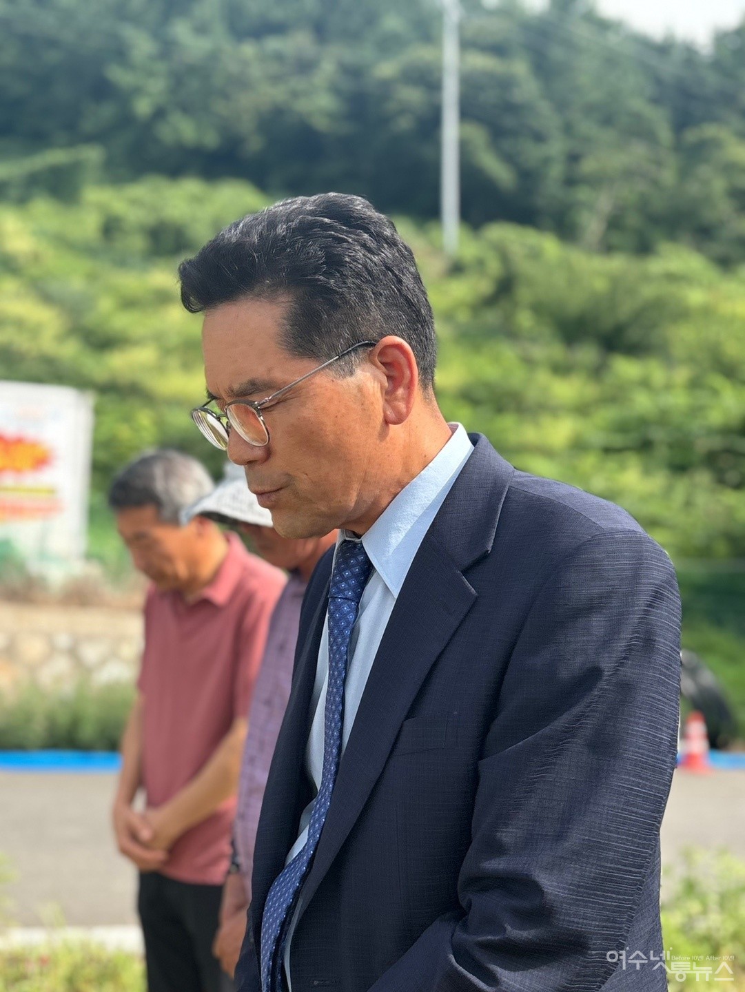 ▲ 유가족 대표 김유광 씨가 추모하고 있다. ⓒ박성미 의원 제공