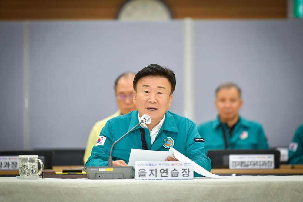 ▲ 지난 2024년 8월 19일 시청 회의실에서 개최된 ‘2024년도 을지연습 최초상황 보고회’에서 정기명 여수시장이 발언하고 있다. ⓒ여수시