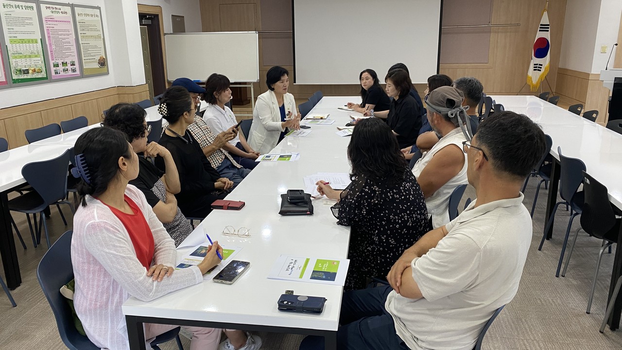 ▲ ‘여수형 민박 워케이션 발굴’ 간담회 ⓒ여수시의회