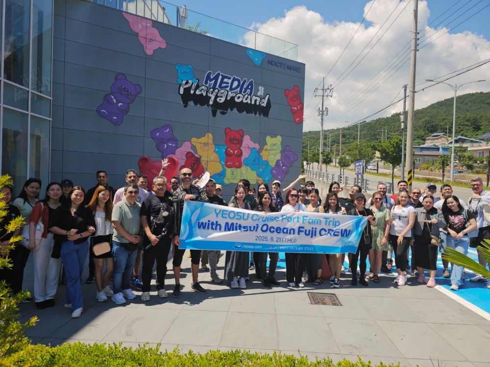 ▲여수시는 지난 8월 21일 여수항에 입항한 일본 크루즈 ‘미츠이 오션후지호’ 승무원 39명을 대상으로 팸투어를 실시했다. ⓒ여수시