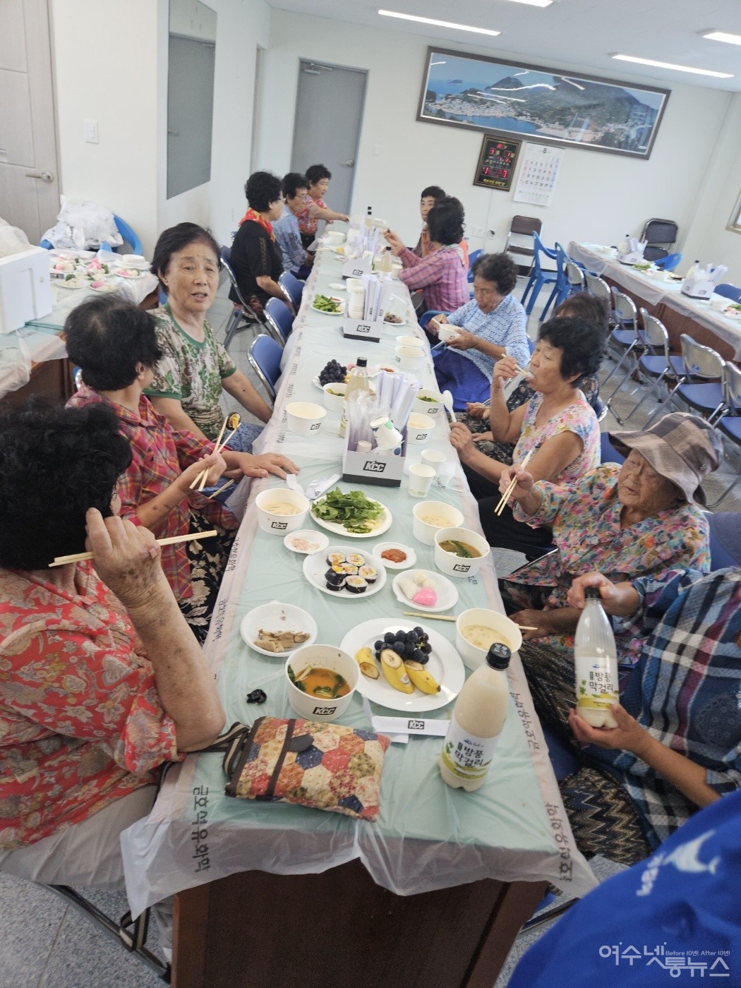▲ 안도 마을회관에서 마을 주민들을 위한 식사와 간식이 제공됐다. ⓒ최은서