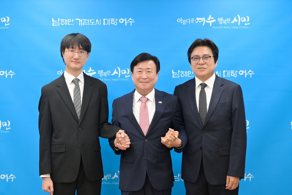 ▲여수시는 공개 모집을 통해 김경수(51) 씨를 여수시립국악단의 새로운 상임지휘자로 위촉했다. ⓒ여수시