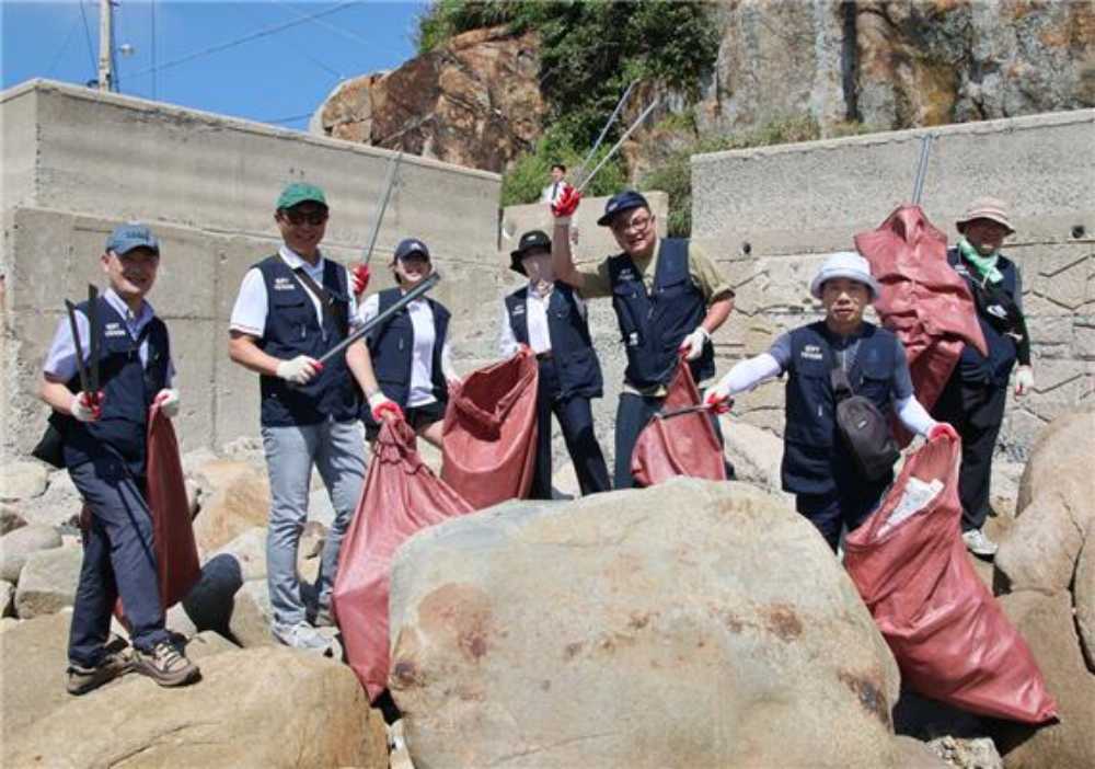 ▲ 해양쓰레기 수거 활동 ⓒ여수상공회의소