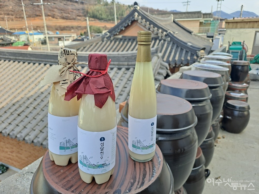 ▲ 여수 농업회사법인 황칠본가에서 빚은 전통주 황칠막걸리다.  ⓒ조찬현