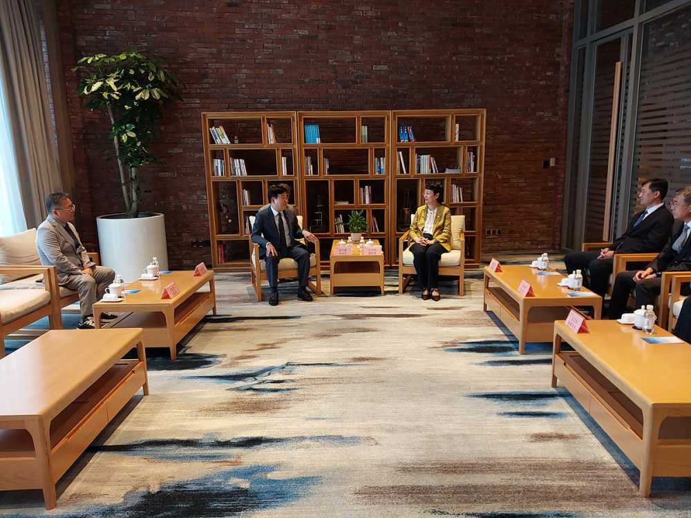 ▲ 국제 자매도시 중국 웨이하이의 콩판핑 시장과 면담을 갖고 내년 섬박람회 공식 참여를 약속받았으며 오는 10월 말 양 도시 대표단 간 참가 협약 체결에도 합의했다. ⓒ여수시