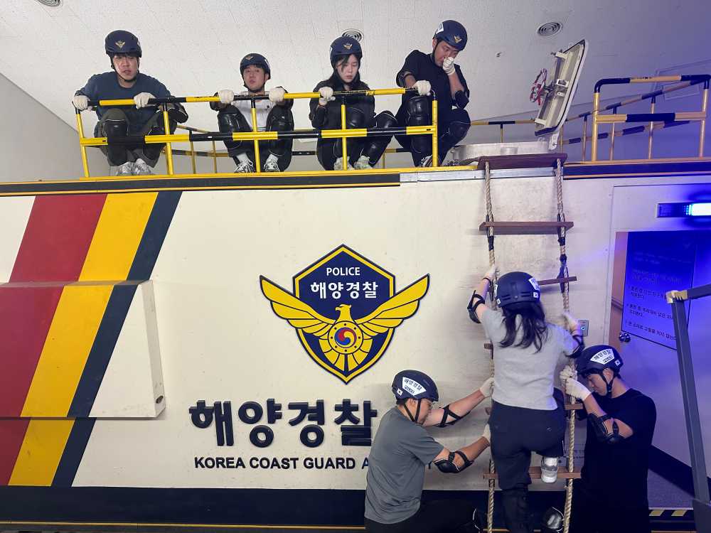 ▲좌초선박 기울기 체험 모습 ⓒ해양경찰교육원