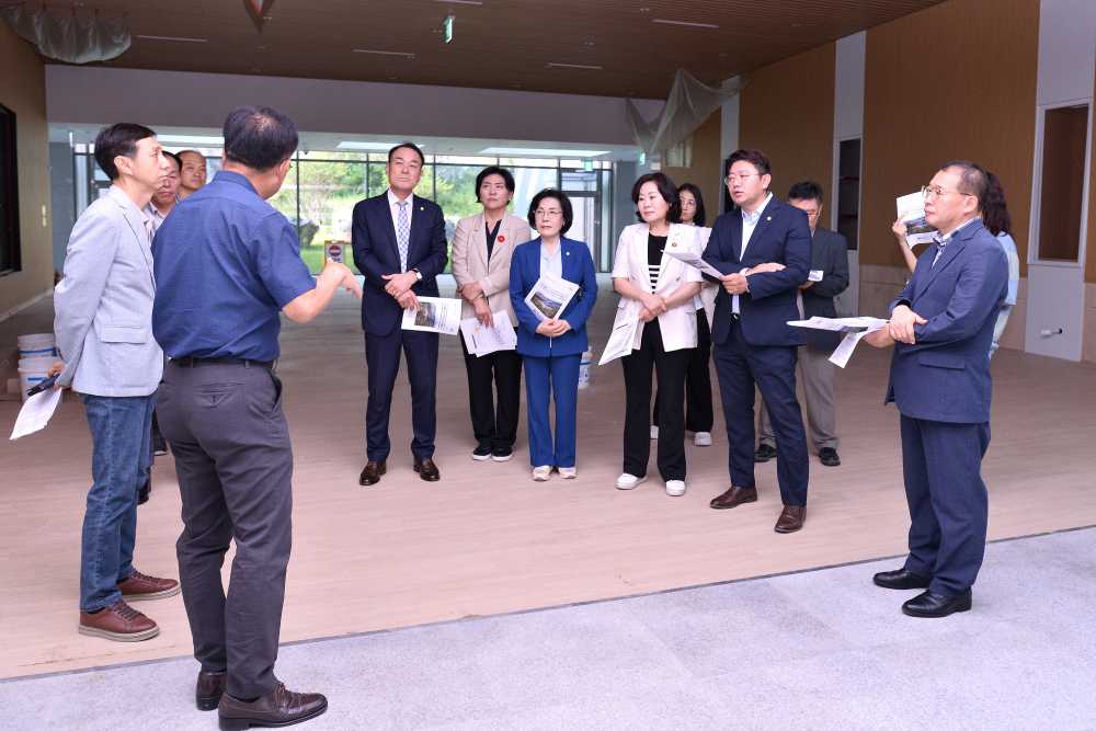 ▲ 여수시립박물관 누수 현장 긴급 점검 ⓒ여수시의회