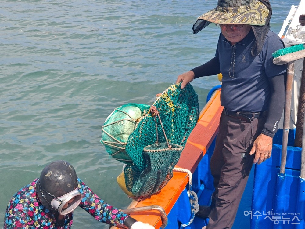 ▲ 여수 금오도 해녀의 집 윤철식·김성희 부부다. ⓒ조찬현