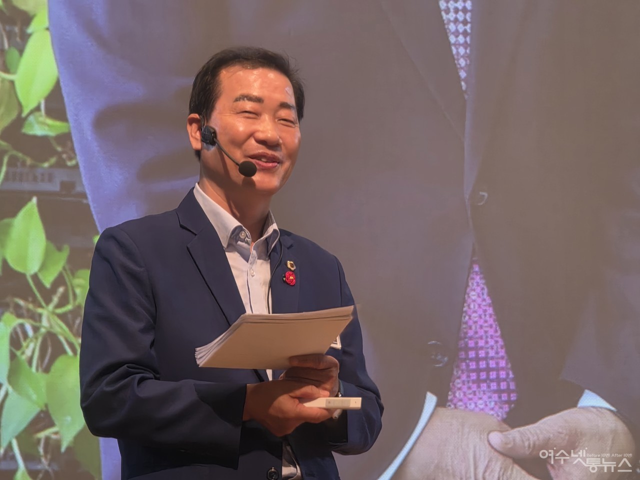 ▲ 전남도 이광일 부의장이 '절대로 정치하지 않겠습니다' 출판기념회에서 자신이 걸어온 정치역경을 극복한 소회를 밝히고 있다 ⓒ심명남