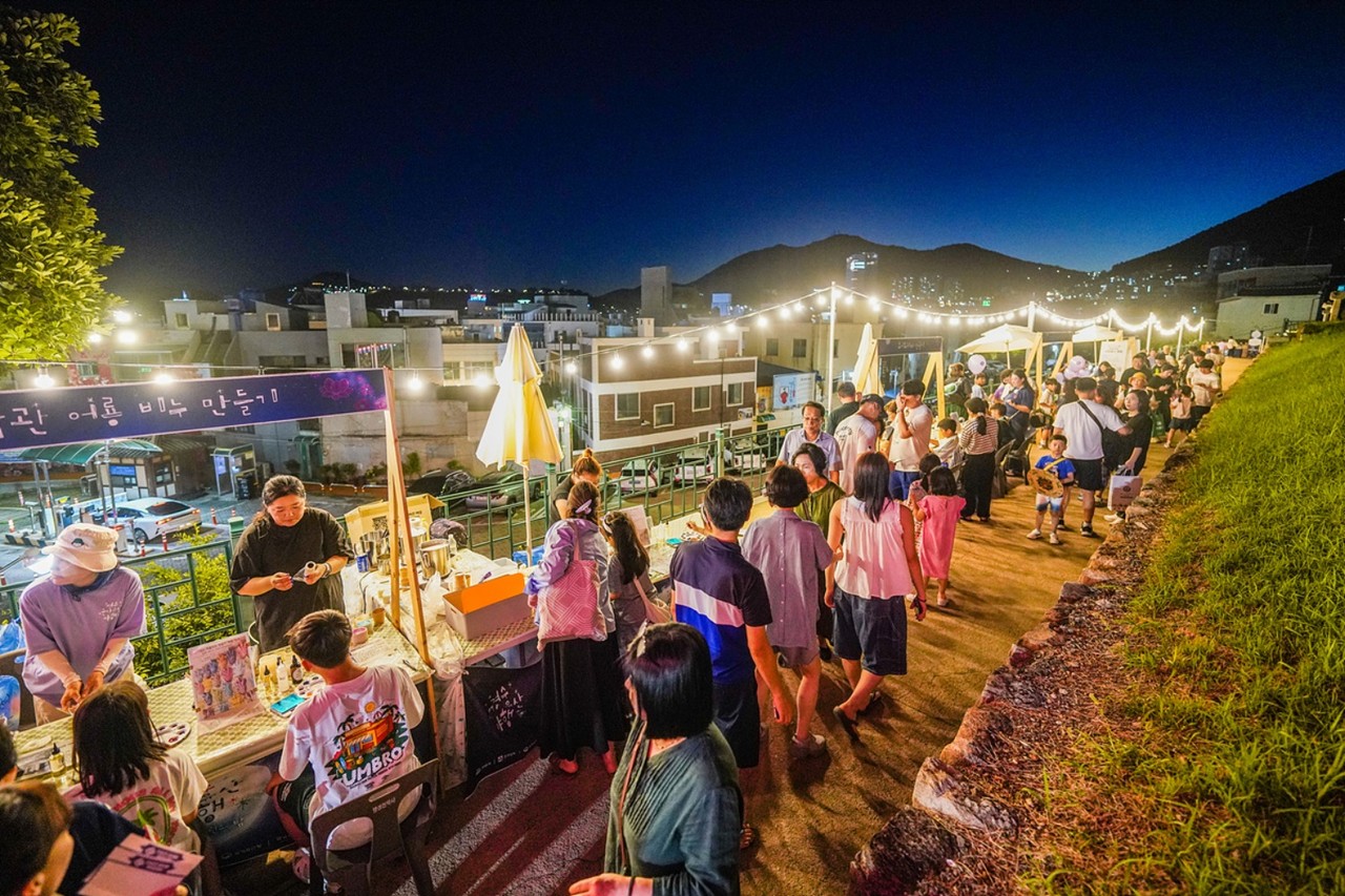 ▲지난 7월 25일부터 이틀간 진남관 일원에서 열린 ‘2025 국가유산 야행’ 모습 ⓒ여수시