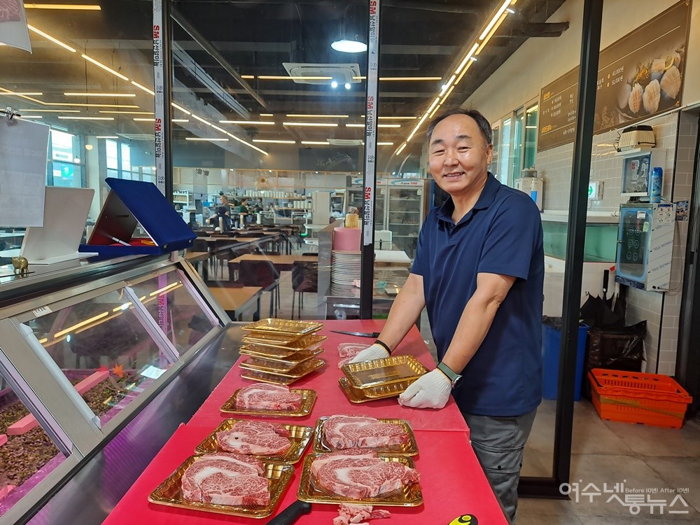 ▲ 여수 프리미엄 소고기집 여수관 박완규 대표다. ⓒ조찬현