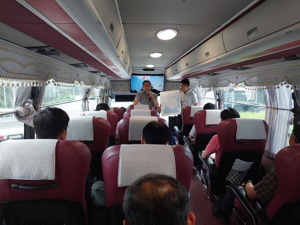 ▲지난 16일 실시한 2026여수세계섬박람회 육상 교통대책 현장점검에서 섬박람회지원단장이 발언하고 있다. ⓒ여수시