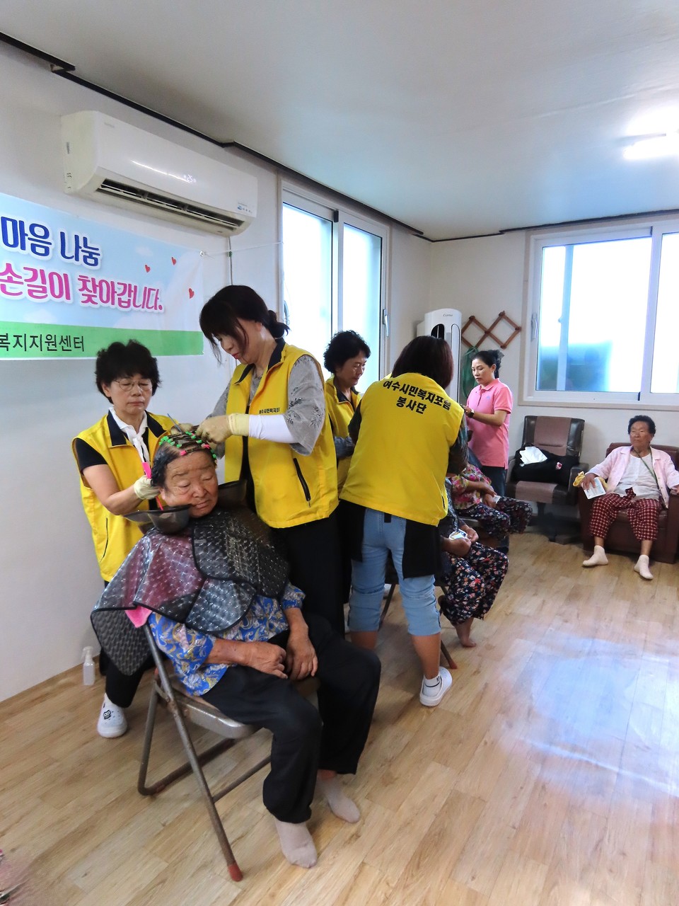 ▲ 천사표 마음으로 재능 기부를 하는 봉사자들