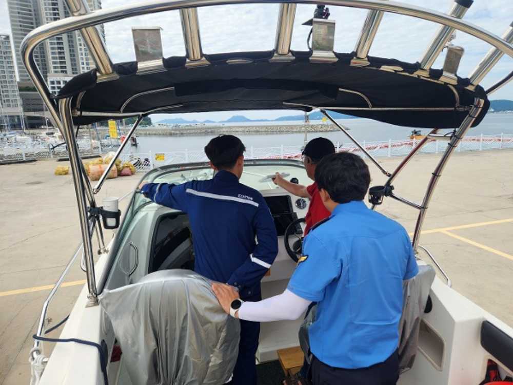 ▲ 동력수상레저기구 무상점검 실시 ⓒ여수해양경찰서