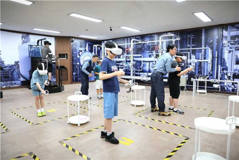 ▲ ‘새롬교실’ VR 안전체험 ⓒ여수경찰서