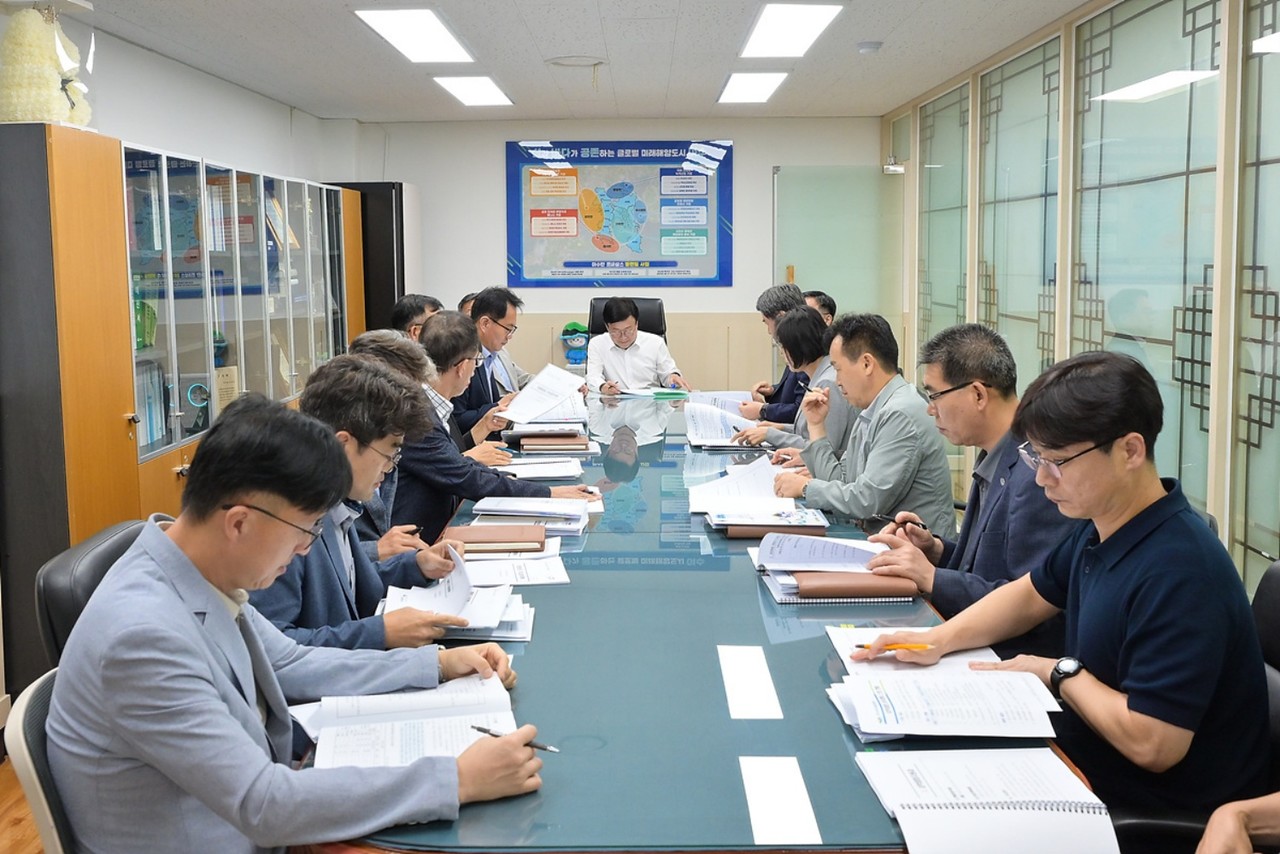 ▲지난 15일부터 23일까지 6일간 ‘2026년도 주요업무계획 보고회’를 열고 민선 8기 4년 차 시정 운영 방향과 여수 미래 발전을 위한 핵심 과제들을 점검했다. ⓒ여수시