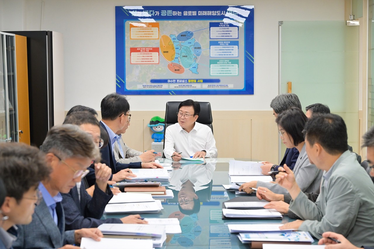 ▲지난 15일부터 23일까지 6일간 ‘2026년도 주요업무계획 보고회’를 열고 민선 8기 4년 차 시정 운영 방향과 여수 미래 발전을 위한 핵심 과제들을 점검했다. ⓒ여수시