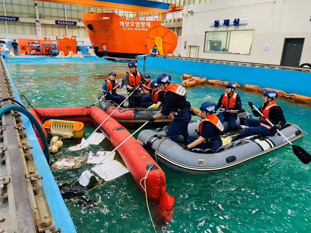 ▲ 해양시설 및 방제업 종사자들을 위한 방제교육 ⓒ해양경찰교육원