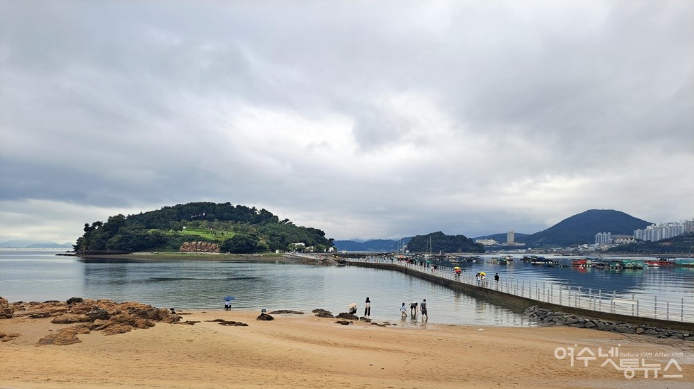 ▲ 여수 장도, 뭍에서 섬으로 바다 위를 걷는 특별한 산책길이 이어진다. ⓒ조찬현