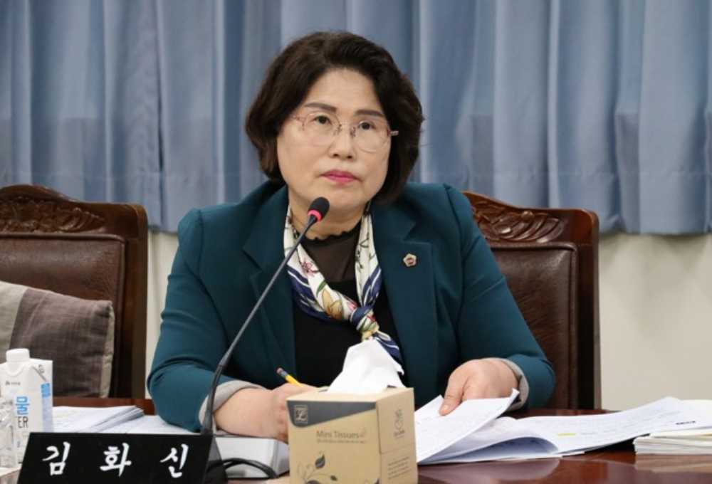 ▲ 제394회 임시회 기획행정위원회 회의에서 광주ㆍ전남 특별광역연합 규약(안)에 대해 질의하고 있다. ⓒ전라남도의회