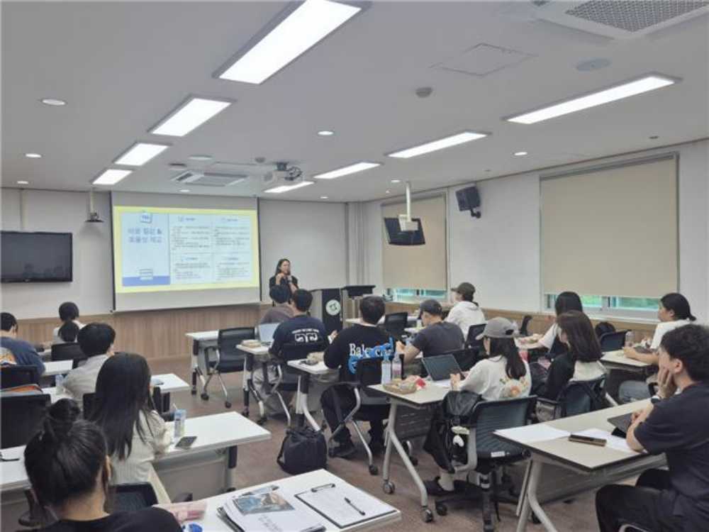 ▲ 취업브런치 특강과 취업에 성공한 선배를 초청해 성공사례를 듣는 졸업생 진로잡담 브런치 특강 ⓒ전남대 여수캠퍼스