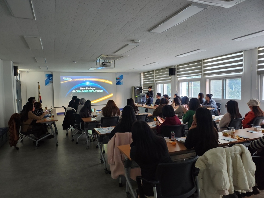 ▲ 지난 28일부터 29일까지 이틀간 아시아권 5개국 여행사 및 관광업계 관계자를 초청해 여수의 주요 관광자원을 소개하는 팸투어를 진행했다.ⓒ여수시