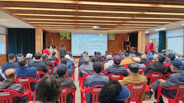 ▲  웰다잉교육중 역활극을 진행하고 있다   ⓒ최은재