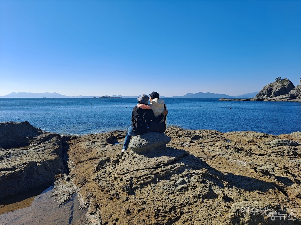 ▲ 수평선 너머의 가을 해변에는 그리움이 가득하다. ⓒ조찬현