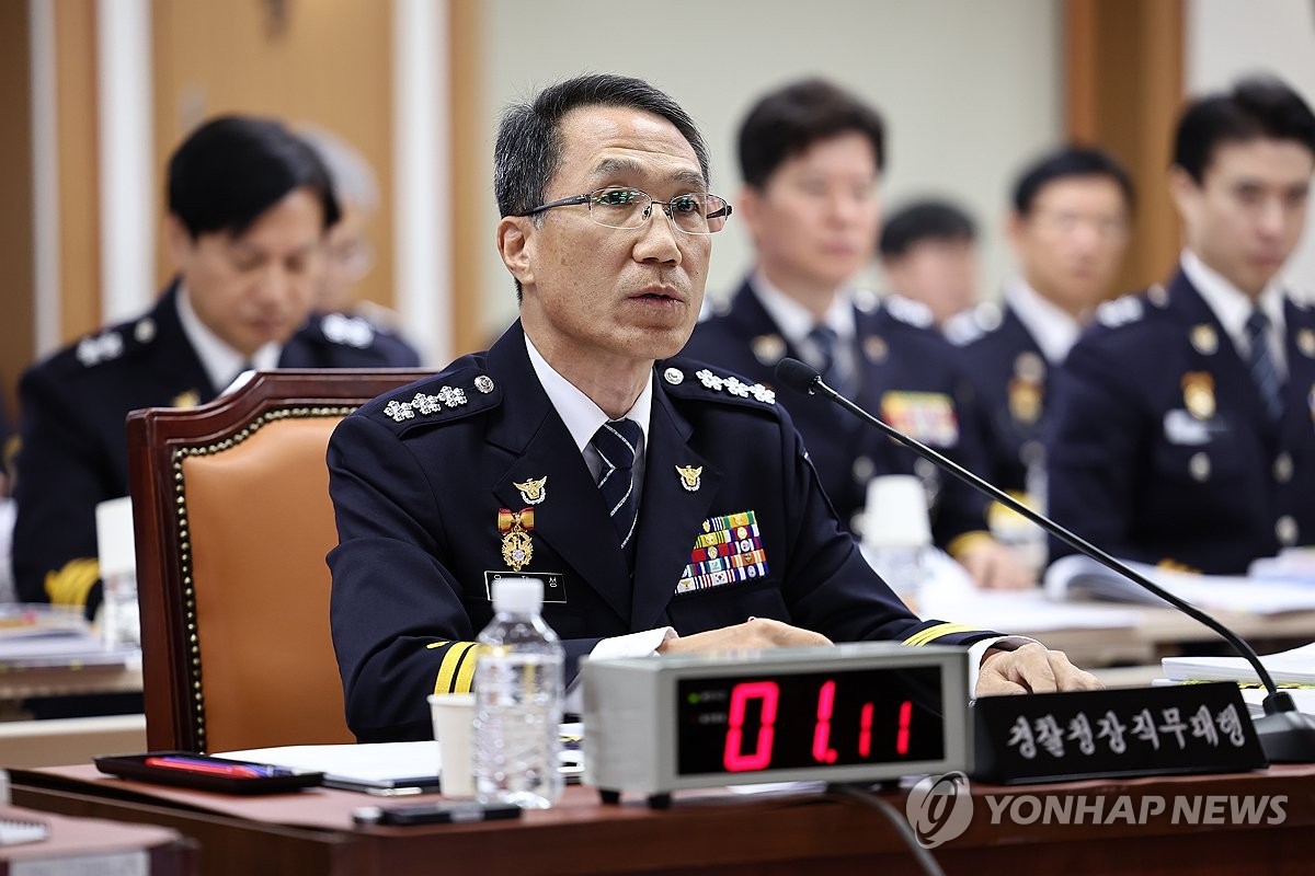 ▲ 질의 답하는 유재성 경찰청장 직무대행(서울=연합뉴스) 윤동진 기자 = 17일 서울 서대문구 경찰청에서 열린 국회 행정안전위원회 경찰청 대상 국정감사에서 유재성 경찰청장 직무대행이 국민의힘 박수민 의원의 이진숙 전 방송통신위원장 체포 관련 질의에 답하고 있다. 2025.10.17 mon@yna.co.kr