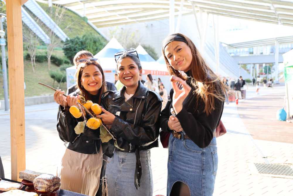 ▲ 지난 1일 한국관광공사와 인도 메가 인플루언서 3명과 함께 K-스톱오버 홍보 팸투어를 진행했다고 밝혔다. ⓒ(재)2026여수세계섬박람회조직위원회