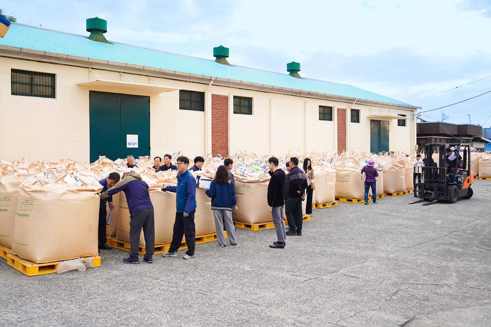 ▲ 지난 11월 4일 율촌면에서 진행된 2025년산 공공비축미곡 매입 ⓒ여수시
