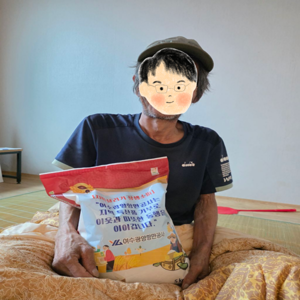 ▲ 노인맞춤돌봄서비스 대상자 중 저소득층 및 취약계층 어르신들에게 전달하였다. ⓒ문수종합사회복지관