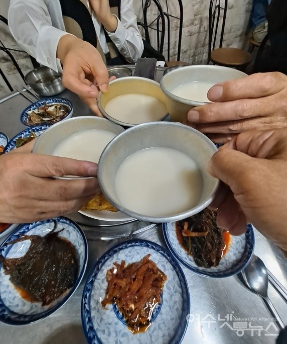 ▲ 전어젓에 밥 한 숟갈, 개도 막걸리 한 잔이면 부러울 게 없다. ⓒ조찬현