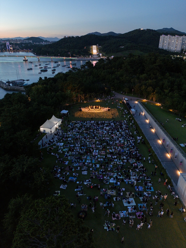 ▲ 지난 8월 16일 장도 야외공연장에서 열린 ‘캔들라이트 콘서트’ ⓒ여수시
