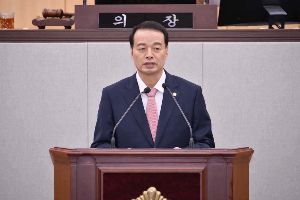 ▲ 송하진 의원 발의 모습 ⓒ여수시의회