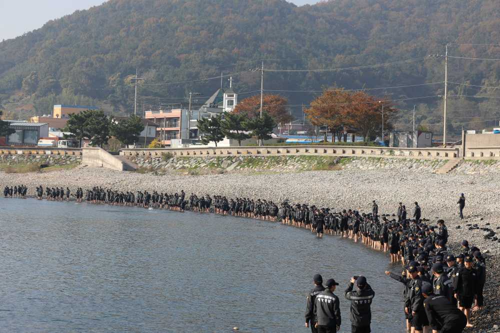 ▲입해식 입수모습 ⓒ해양경찰교육원