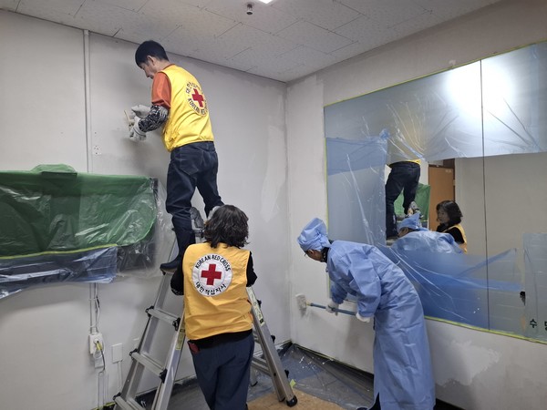 ▲ 1층 프로그램실 도색 모습 ⓒ동여수노인복지관