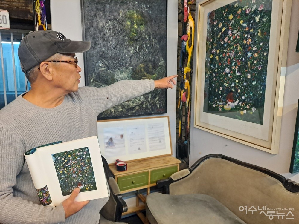 ▲ 강종열 화가가 프란치스코 교황청이 소장 중인 ‘탄생(Birth)’ 작품에 대해 말하고 있다. ⓒ조찬현