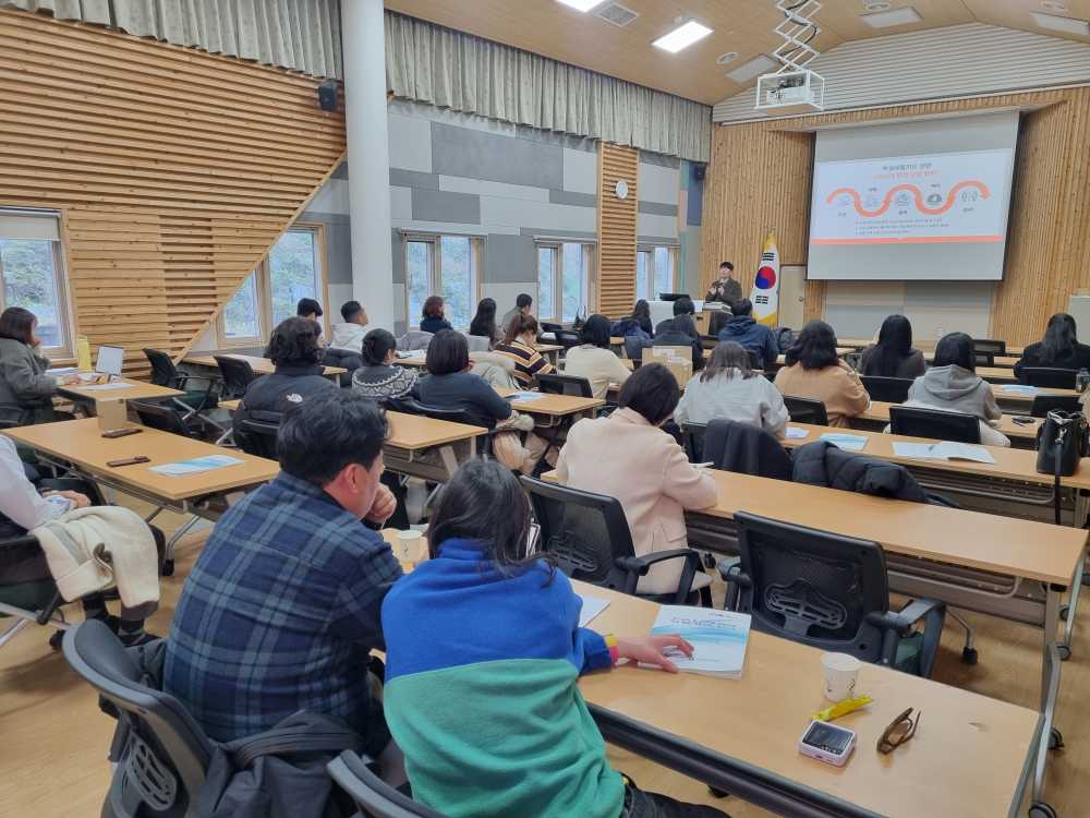 ▲ 12일 전남권환경성질환예방관리센터에서 ‘2025 특수교육 연구회 성과 나눔의 날’이 운영되고 있다. ⓒ전라남도교육청