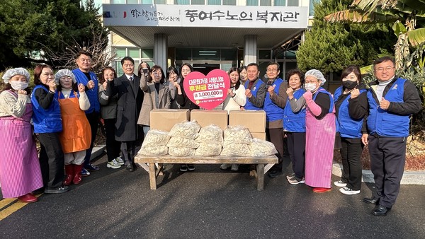 ▲다문화가정 근로자 장학금 전달