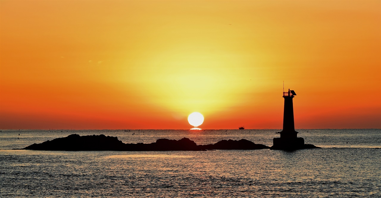 ▲돌산 작금 오메가 새해 첫일출  ⓒ박근세