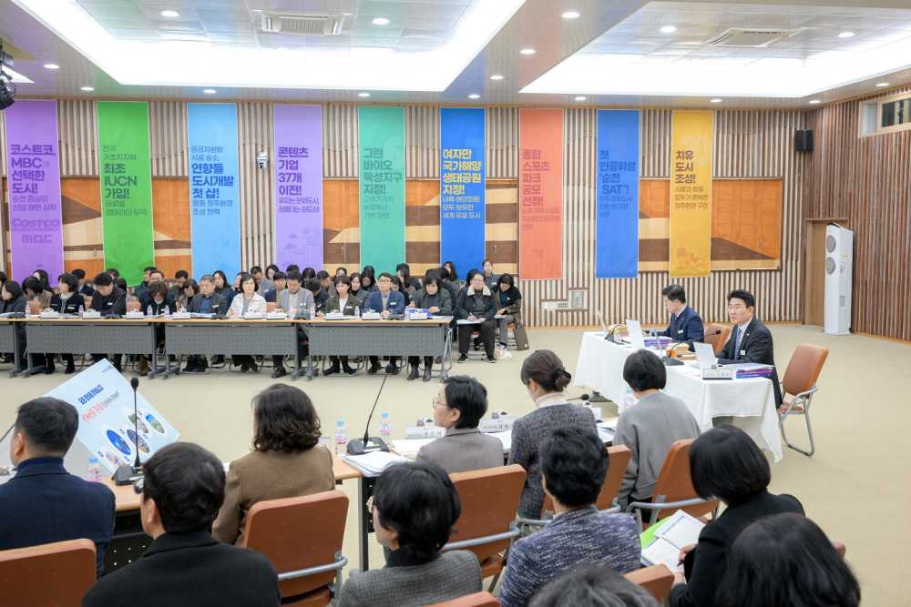 ▲ 15일 시청 대회의실에서 ‘2026년 주요업무 실행계획 보고회’를 열고, 새해 시정 운영방향과 핵심사업 전반을 점검했다. ⓒ순천시