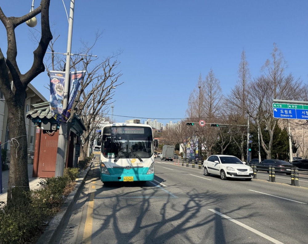 ▲ 여수시가 오는 1월 26일부터 2월 6일까지, 26년 만에 시행되는 시내버스 노선체계 전면 개편을 앞두고 읍·면·동 주민설명회를 총 27회에 걸쳐 개최한다. ⓒ여수시