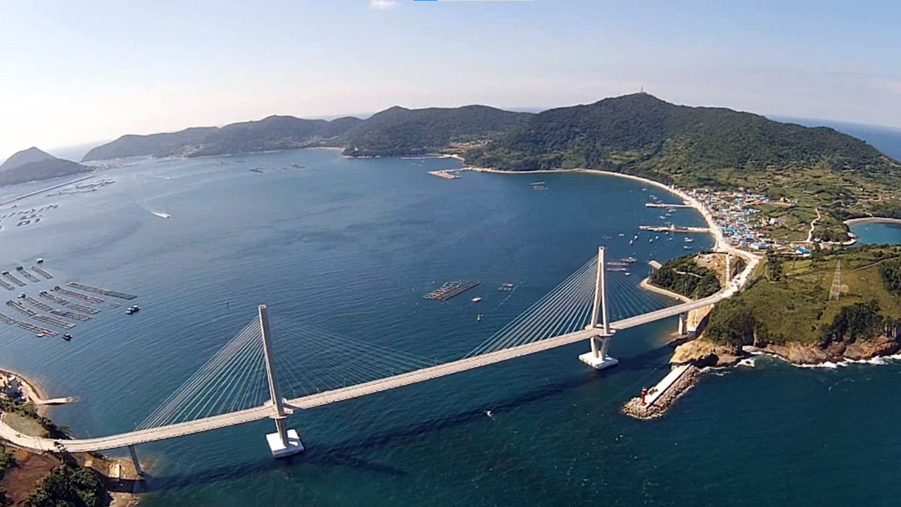 ▲ 동도와 서도를 잇는 거문대교 ⓒ여수시의회