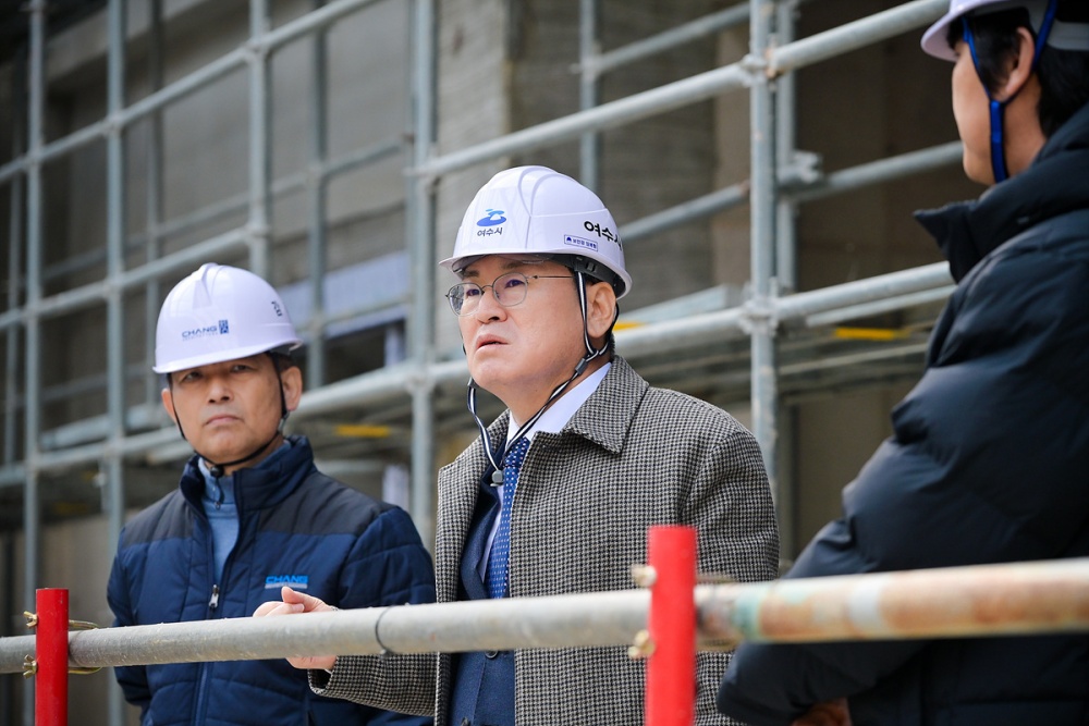 ▲여수시가 지난 21일부터 오는 2월 6일까지 관내 50억 원 이상 대형 발주 현장 6개소를 대상으로 우선 집중 안전점검을 실시한다. ⓒ여수시