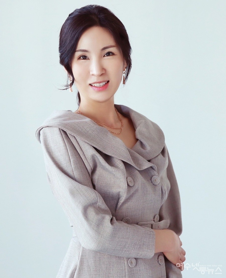 ▲ 여수넷통뉴스에서 상담칼럼을 기고하며​​​​​​​​​​​​​​​​​​​​​ ​​​​​​​​​​​​​​​​​​​​​​​​​​​​[관계의 재정의]를 펴낸 주경심 작가 ⓒ심명남